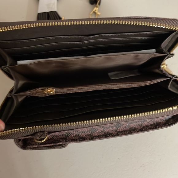 Phone/purse - Picture 2 of 5